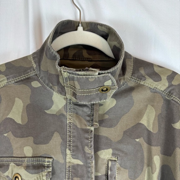 Marrakech Green and Brown Camo Utility Jacket with‎ Cinched Waist/Hip 4 Pocket - Picture 9 of 16